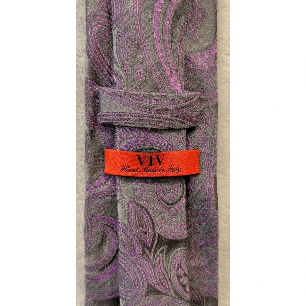 VIV‎ Handmade Italy Silk Tie Gray Purple Paisley Designer Necktie 58x3.25